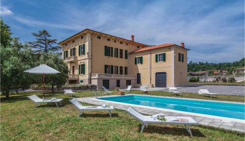 Six-Bedroom Holiday Home