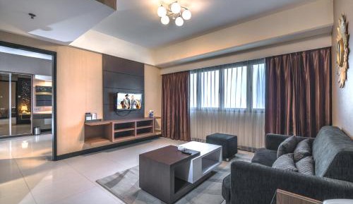 Deluxe One-Bedroom Apartment - Suite A