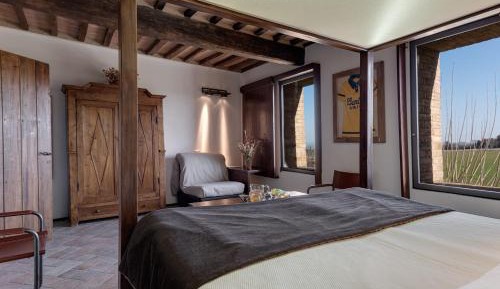Two-Bedroom Apartment with Terrace  - Three Levels