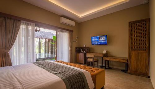 Deluxe Double Room with Pool View