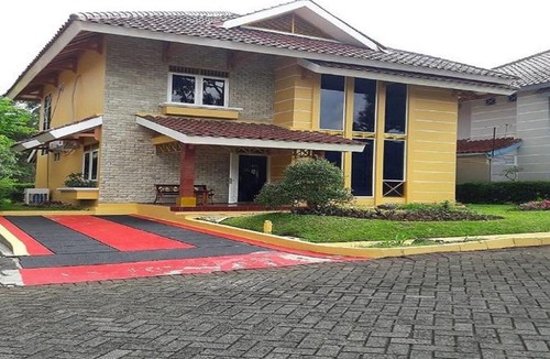 Cipanas Hotel | Villa Kota Bunga Blok P by DCM