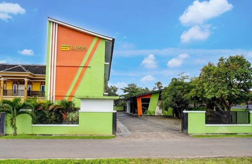 Rajabasa House | Lima Residence Cozy Double
