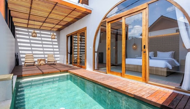 1BR Ubud Villa | Bathtub and Steps to Monkey Forest