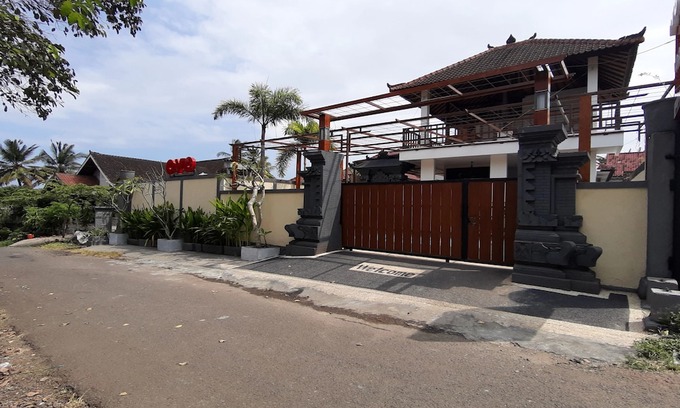 Pekutatan Hotel | OYO 915 Villa Sari